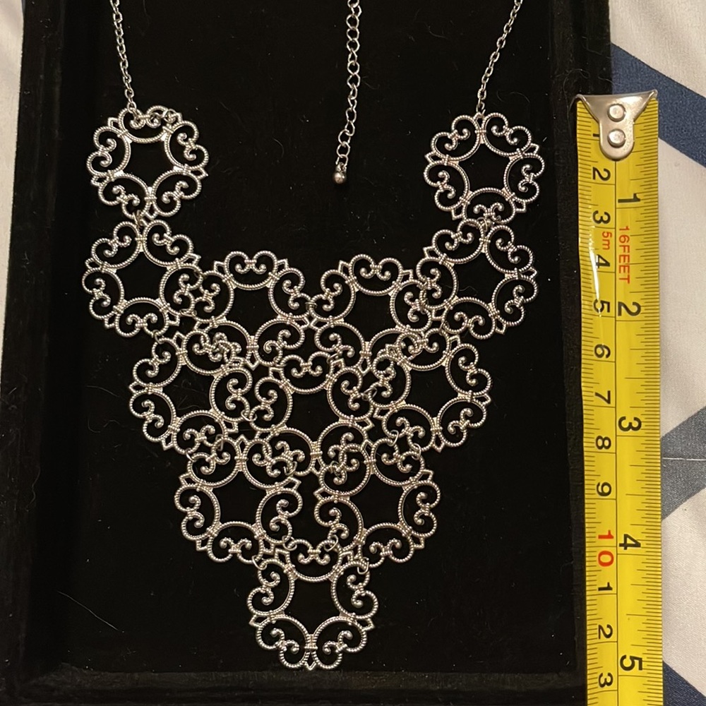 Beautiful The Limited necklace 🪬 - Picture 5 of 6